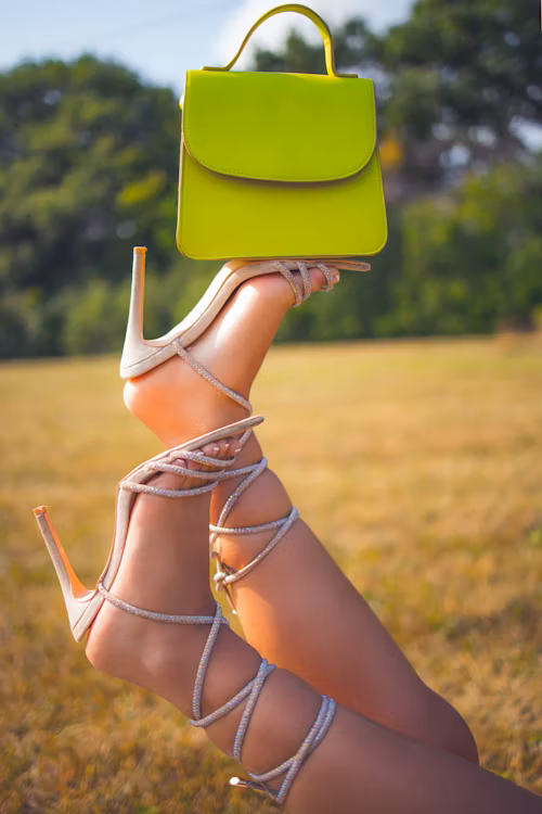  Evening Accessories Tips - Top 3 Essential Bag Styling Guide!